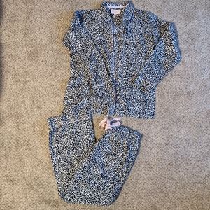 Victoria secret pajamas set